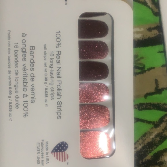 Color Street Nails - Picture 3 of 4